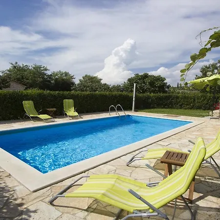 Dana Villa